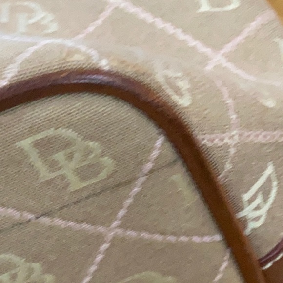 Dooney & Bourke cream and brown canvas hobo bag with leather strap preowned - Picture 7 of 12